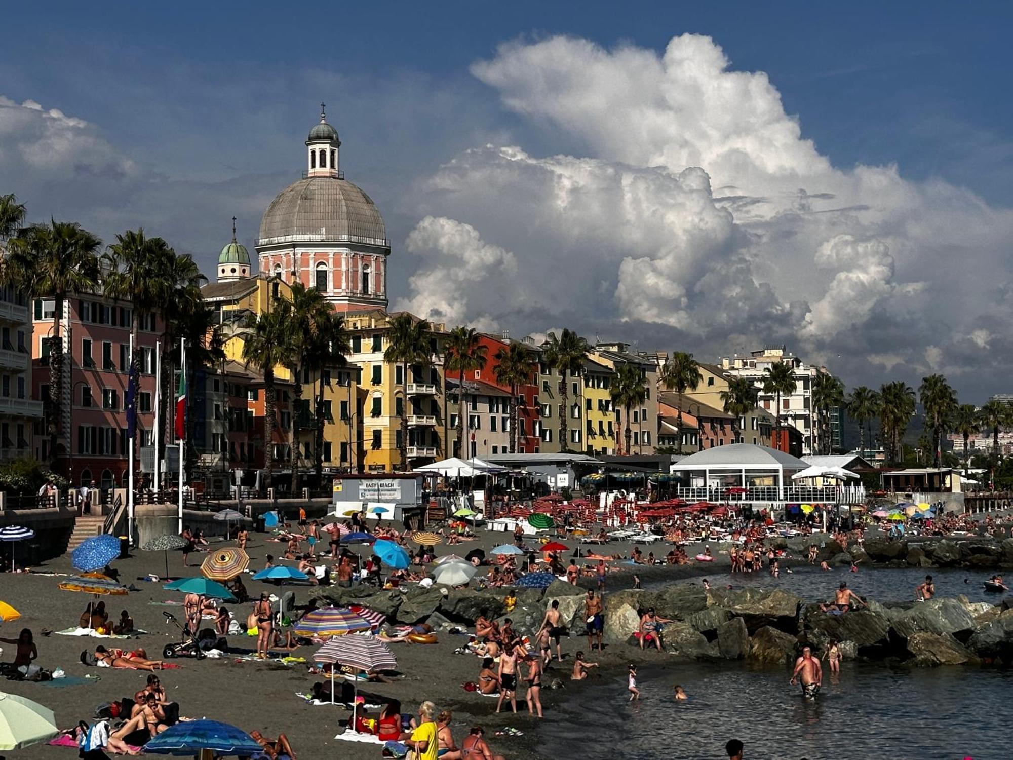 Apartament La Casa Di Dory In Primopiano Genua Zewnętrze zdjęcie